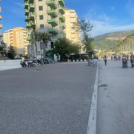 Lea * Vlore